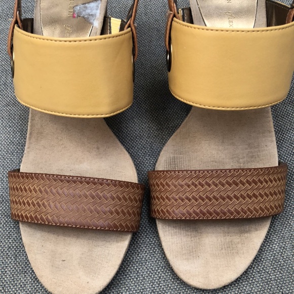 Anne Klein wedges size 8 - Picture 6 of 6